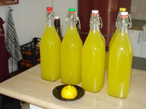 Sonnengelber Limoncello verlängert den Sommer...
