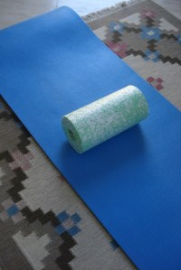 Die Blackroll-Weichei-Variante auf meiner Gymnastikmatte