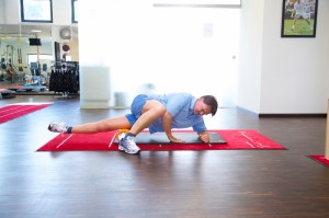 Reha-Programm mit Blackroll. Das Knie von Andreas hält inzwischen auch das Snowboarden wieder aus!