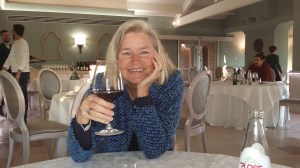 Ein Glas Rotwein auf das Wohl aller TEP-Träger!