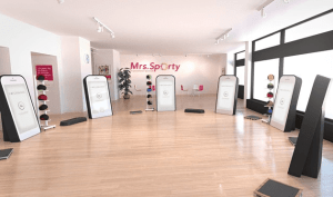 Personal Trainer sind bei Mrs. Sporty auf dem Bildschirm und live dabei.