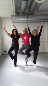 Ingrid, Autorin Heidi Rauch und Birgitta - Tanzen geht auch mit künstlichen Hüften prächtig!