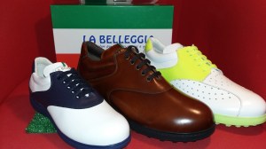 In der dämpfenden Sohle verbergen sich seitliche Stützstifte, die dem Fuß Halt geben.